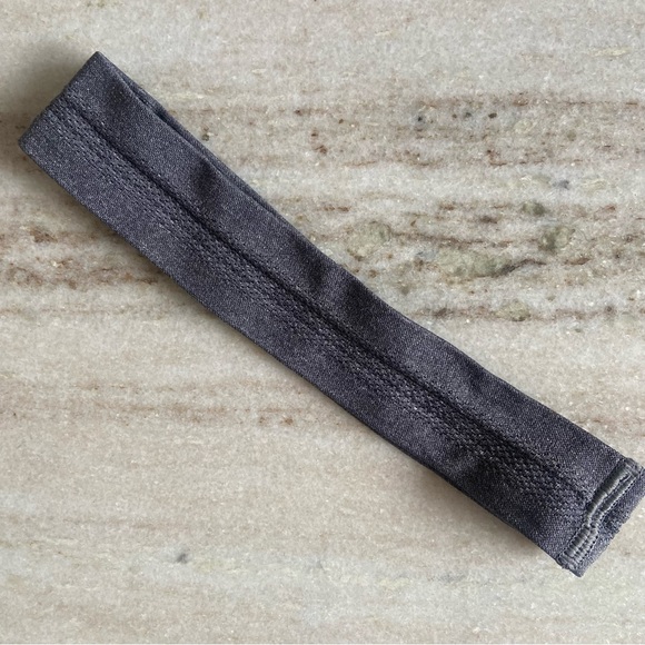 Lululemon Women’s Gray Training Headband - Picture 3 of 3